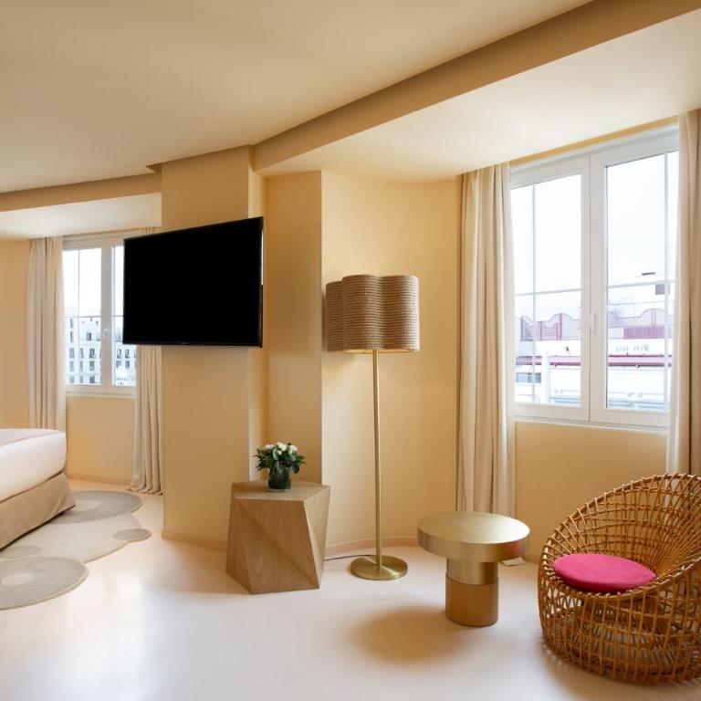 Room Mate Macarena, Madrid Gran Vía - Junior Suite with Gran Via View - 1