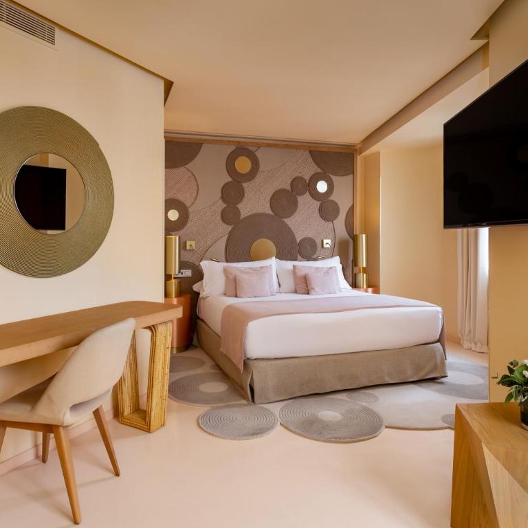 Room Mate Macarena, Madrid Gran Vía - Junior Suite with Gran Via View - 4