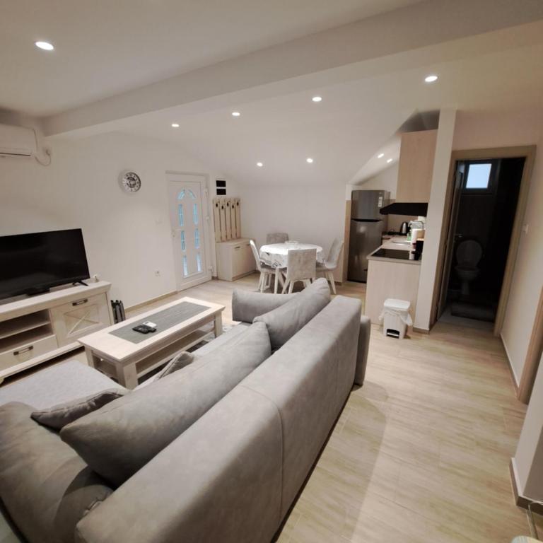 Guest House Martinovic - Two-Bedroom Apartment - 11