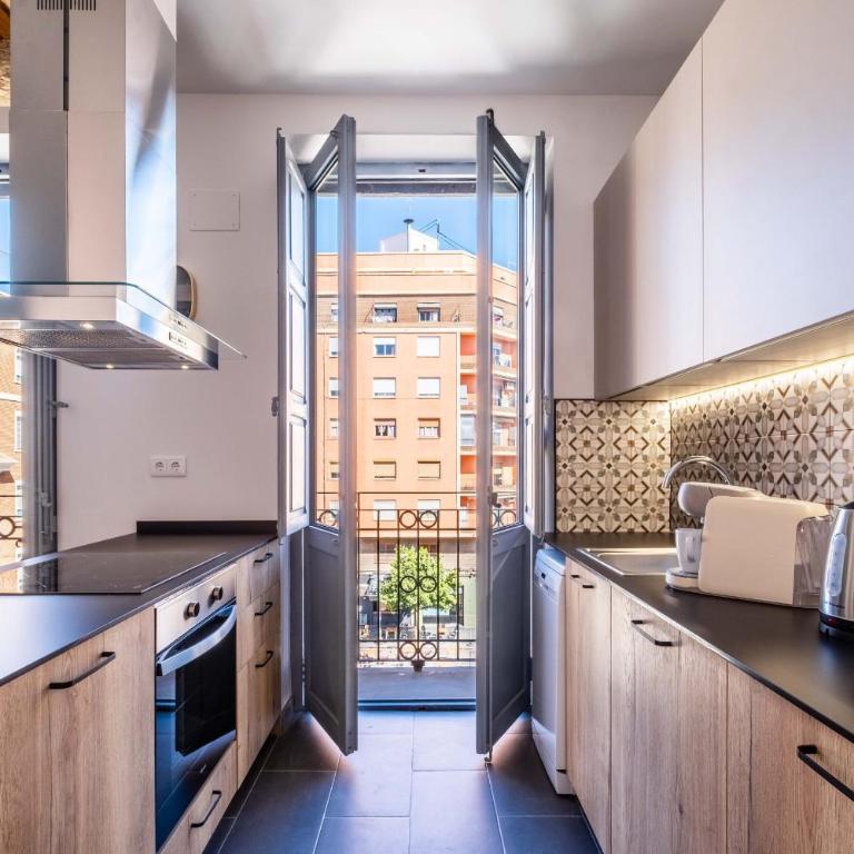 Well Lit and Creatively Designed Apartment - Apartamento de 2 dormitorios - 12