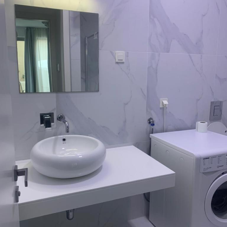 LUKA - One-Bedroom Apartment - 1