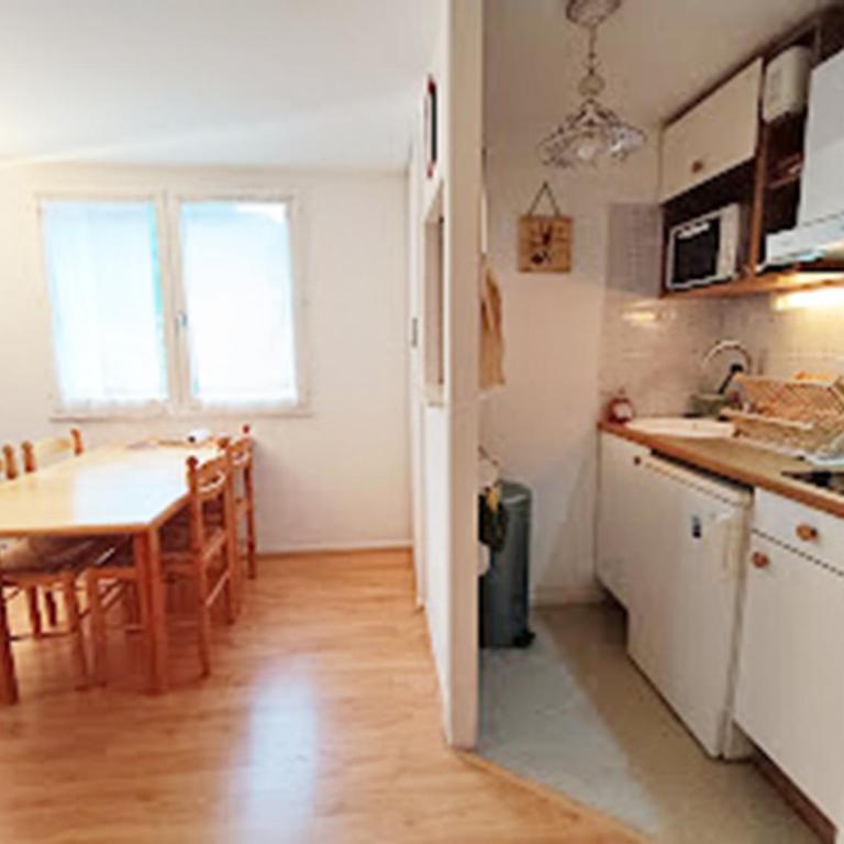Chez Charlotte, T3 duplex, vue montagne, parking gratuit, ascenseur, 4 personnes - Apartment mit 2 Schlafzimmern - 14