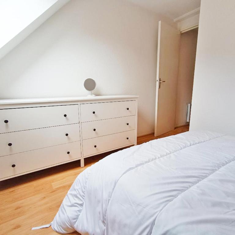 Chez Charlotte, T3 duplex, vue montagne, parking gratuit, ascenseur, 4 personnes - Apartment mit 2 Schlafzimmern - 10