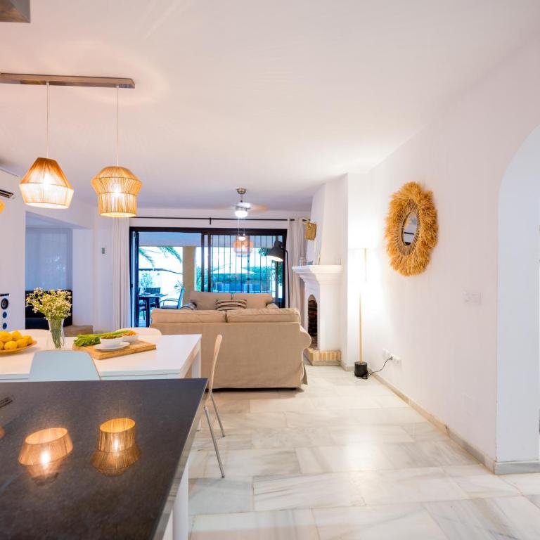 Typical beach house Las Chapas Playa with heated pool - Villa con vistas al mar - 7