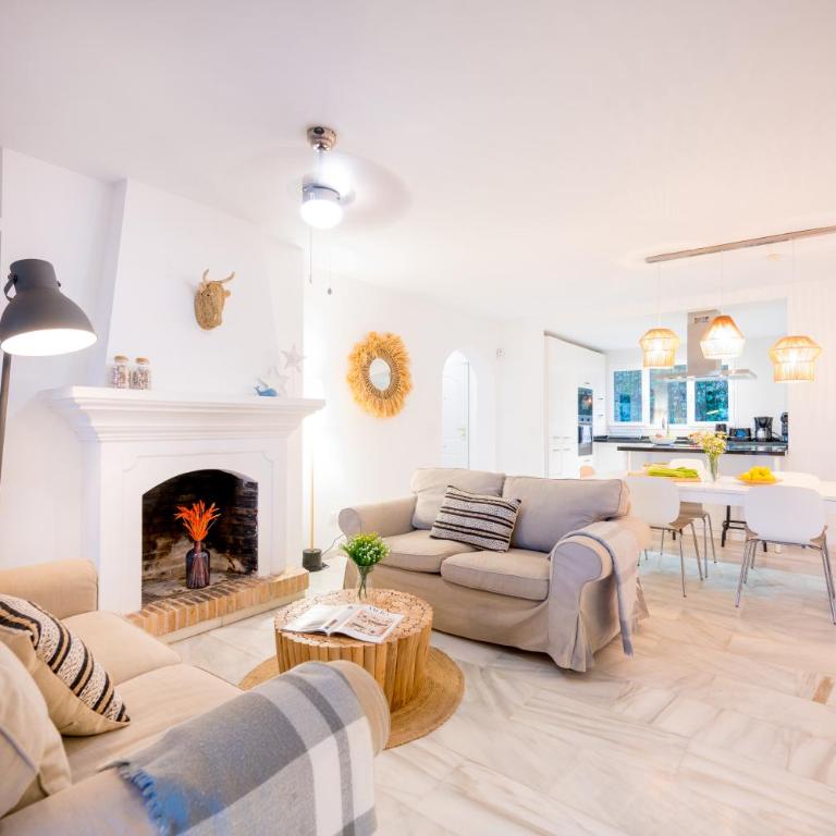 Typical beach house Las Chapas Playa with heated pool - Villa con vistas al mar - 4