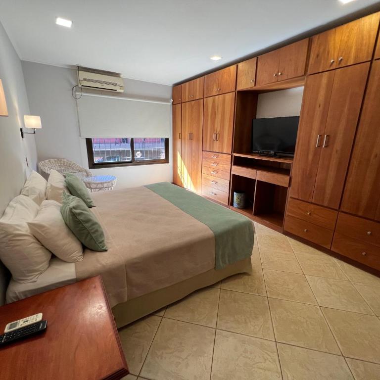 Flora Apartments - Apartment with Balcony - 59