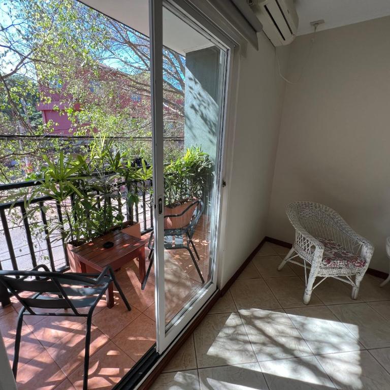 Flora Apartments - Apartment with Balcony - 55