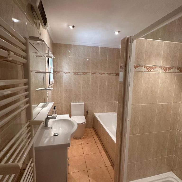 Apartamentos en la villa con el territorio común en Calpe - Three-Bedroom Apartment - 11