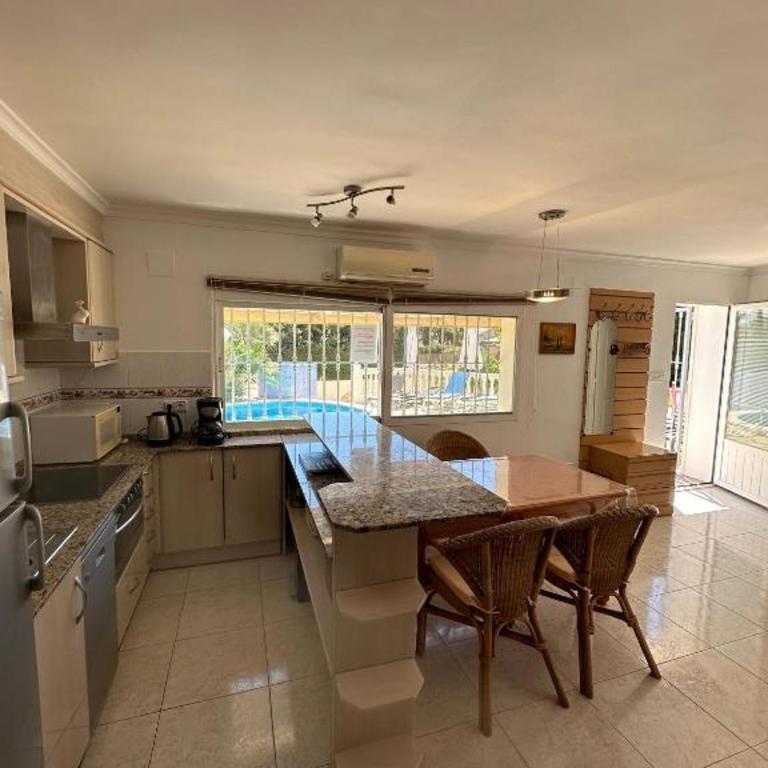 Apartamentos en la villa con el territorio común en Calpe - Three-Bedroom Apartment - 14