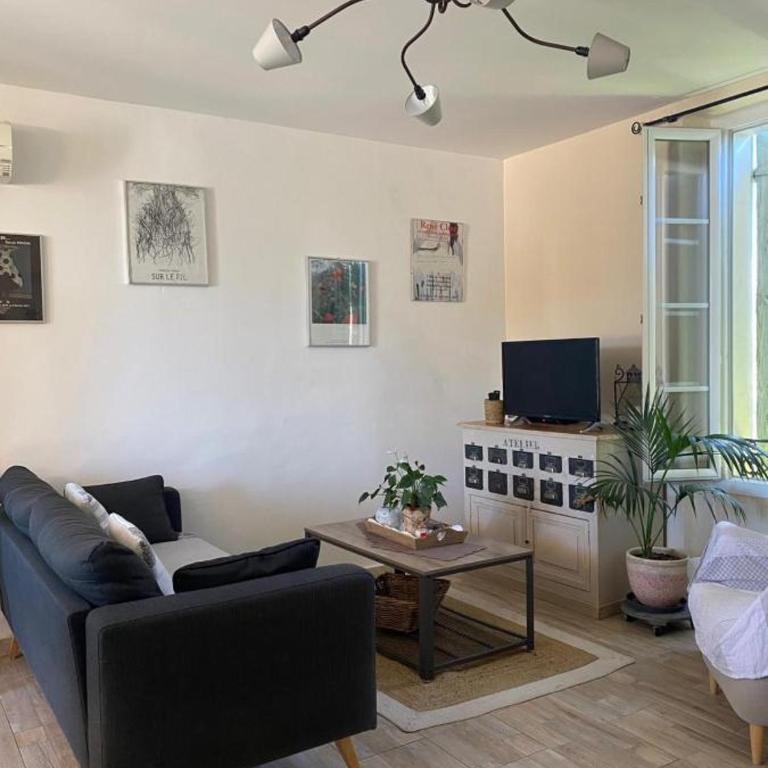 Appartement avec jardin en ville - Two-Bedroom Apartment - 3