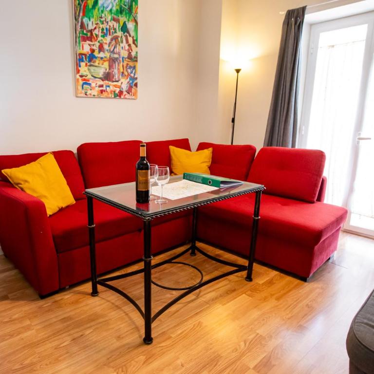 Apartamentos Doña Concha - One-Bedroom Apartment with small Balconies and access to a shared terrace - 1