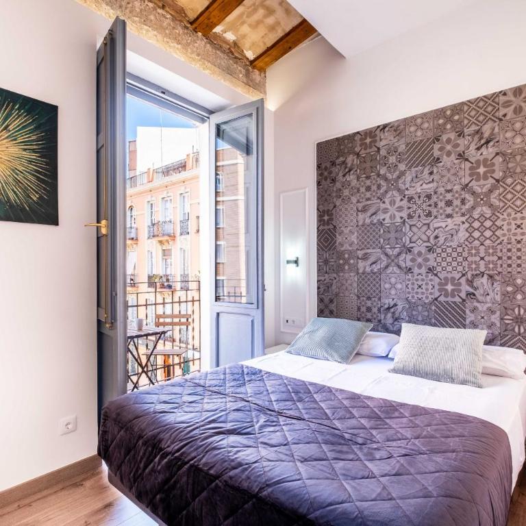 Beautifully Designed Studio with Lots of Natural Light - Studio - 9