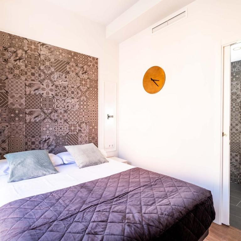 Beautifully Designed Studio with Lots of Natural Light - Studio - 11