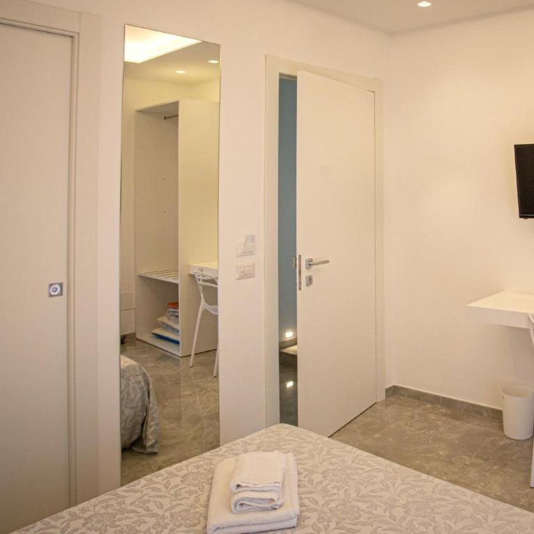 Forever Luxury Rooms - Camera Matrimoniale con Bagno Privato - 18
