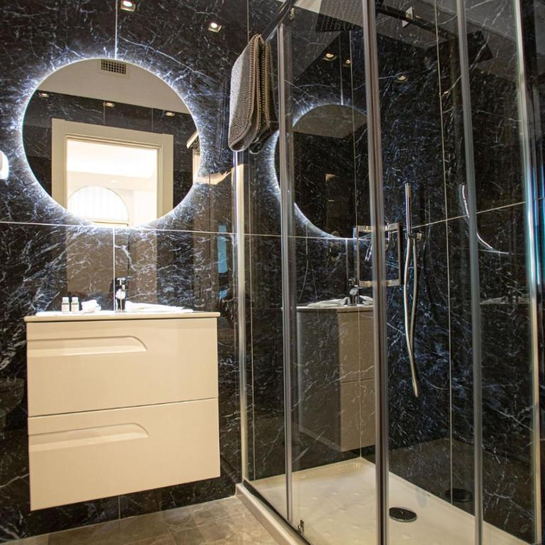 Forever Luxury Rooms - Camera Matrimoniale con Bagno Privato - 16