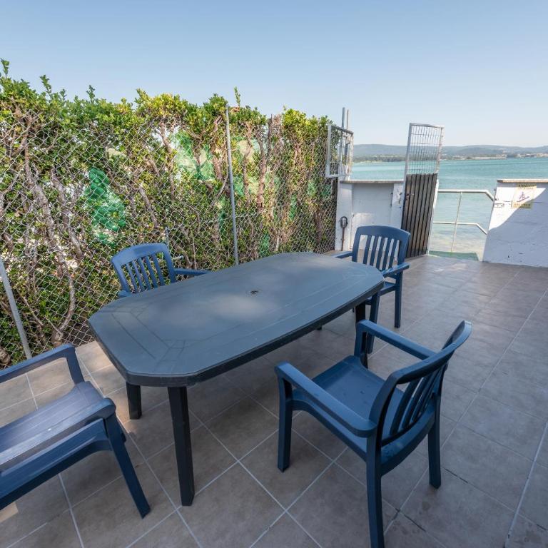 Vivienda con jardin y acceso a pequeña playa - Two-Bedroom Apartment - 5