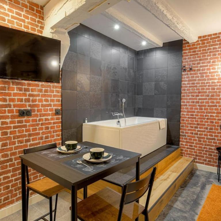 Industrial-style studio with bathtub, Vieux-Lyon - Apartment mit 1 Schlafzimmer - 5