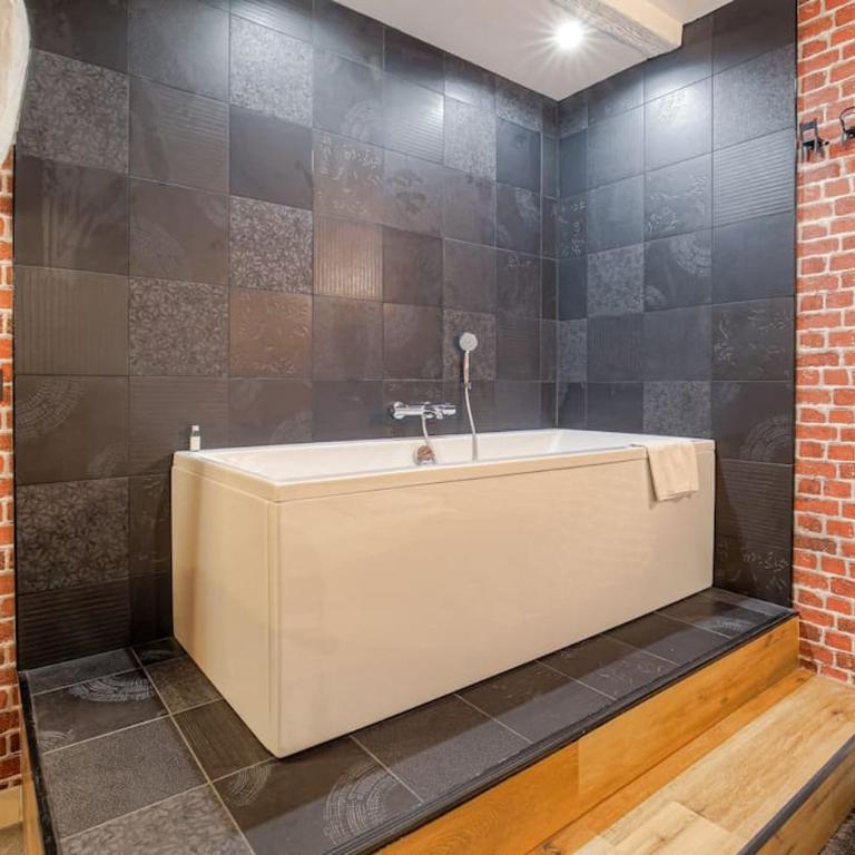 Industrial-style studio with bathtub, Vieux-Lyon - Apartment mit 1 Schlafzimmer - 11