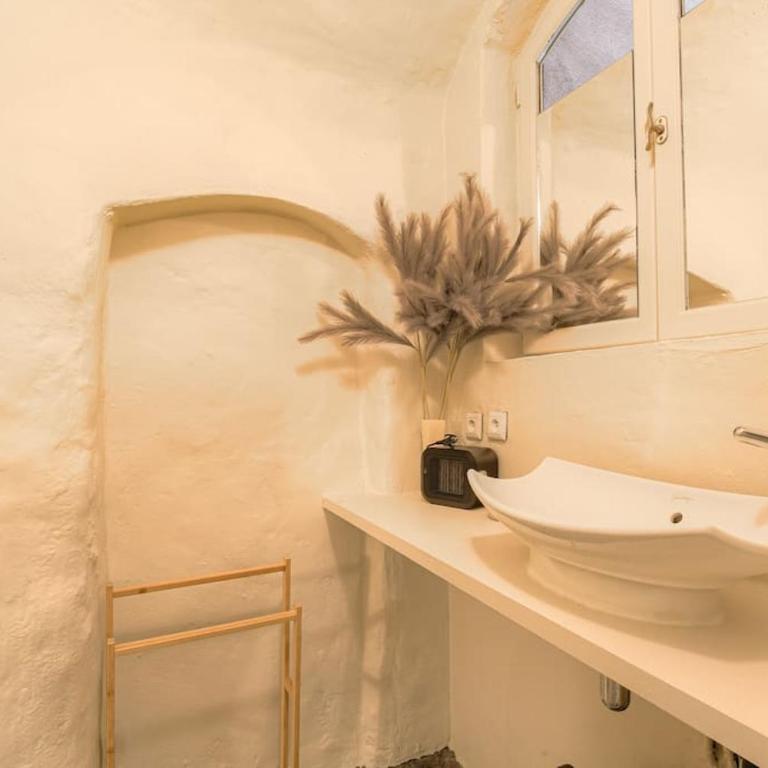Industrial-style studio with bathtub, Vieux-Lyon - Apartment mit 1 Schlafzimmer - 14