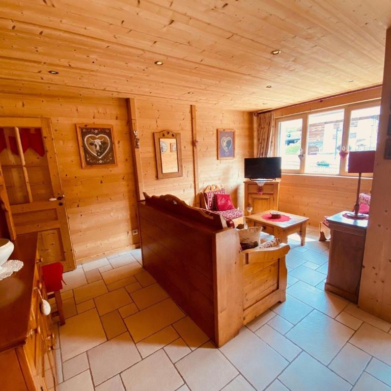 Appartement cosy 4/5 personnes, proche pistes de ski, balcon sud, parking inclus - La Clusaz - FR-1-459-68 - Apartamento (5 adultos) - 4