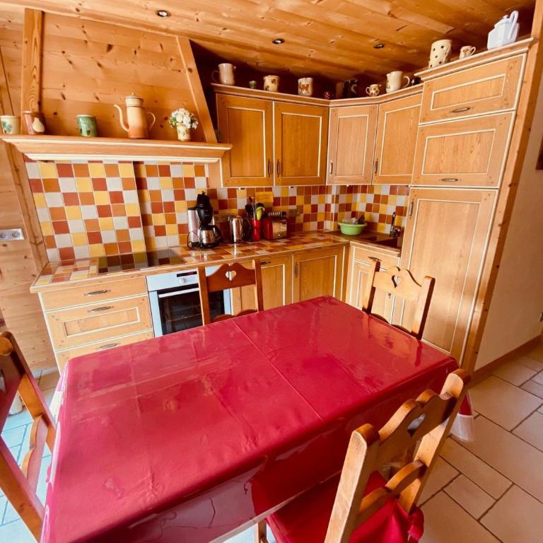 Appartement cosy 4/5 personnes, proche pistes de ski, balcon sud, parking inclus - La Clusaz - FR-1-459-68 - Apartamento (5 adultos) - 5