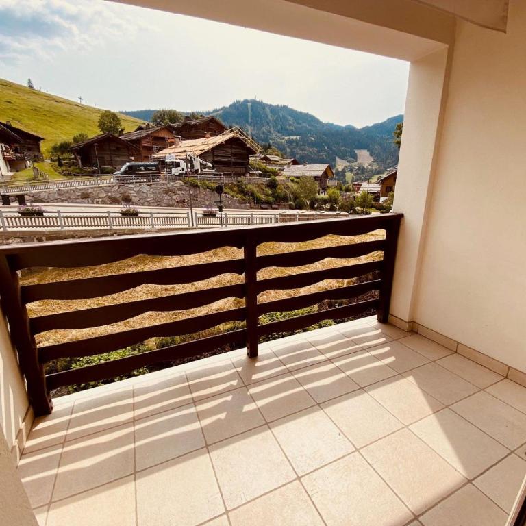 Appartement cosy 4/5 personnes, proche pistes de ski, balcon sud, parking inclus - La Clusaz - FR-1-459-68 - Apartamento (5 adultos) - 11