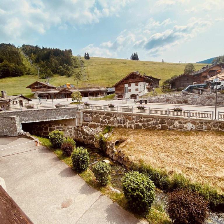 Appartement cosy 4/5 personnes, proche pistes de ski, balcon sud, parking inclus - La Clusaz - FR-1-459-68 - Apartamento (5 adultos) - 12
