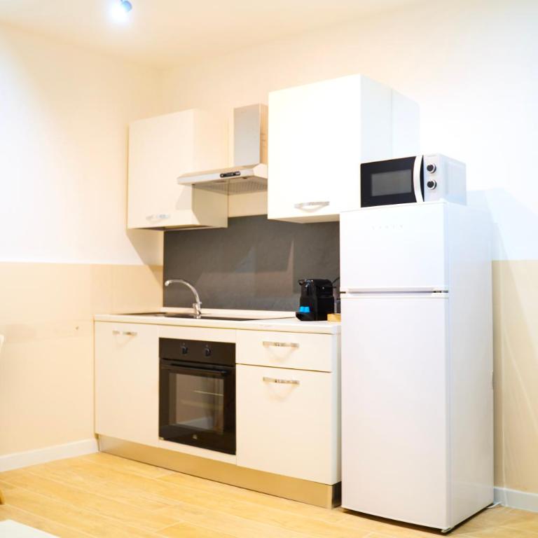 Suite N.2 [500mt da Policlinico/10min da Stazione] - One-Bedroom Apartment - 7