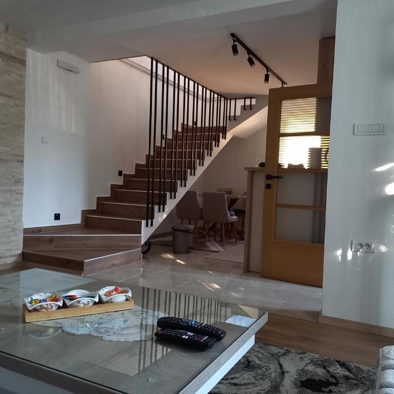 Golden House - Kuća sa 2 Spavaće Sobe - 1