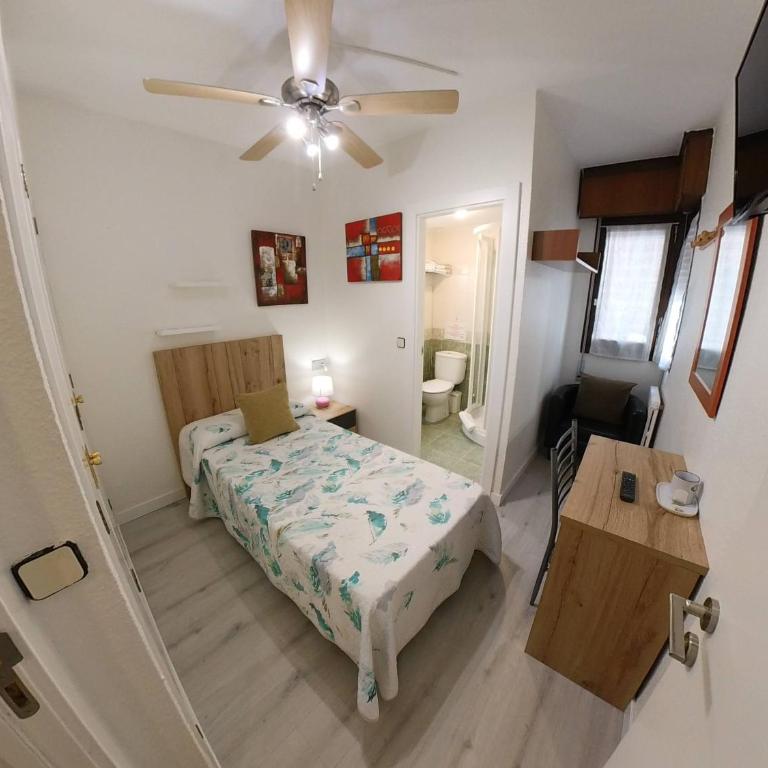 Hostal Meson Del Barro - Alojamientos Pamplona - Habitación Individual - 1