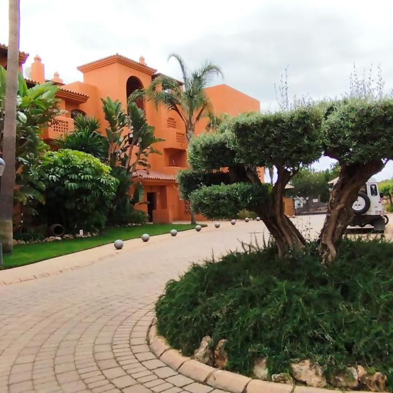 Your Oasis of Luxury and Leisure at Gazules Del Sol in Marbella area - Benahavis - Two-Bedroom Apartment - 13