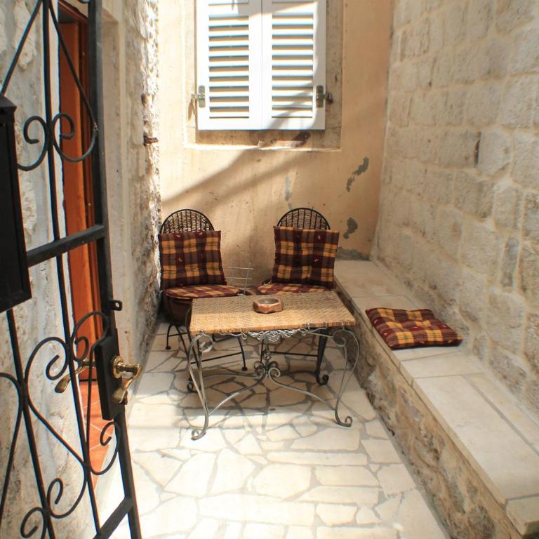 Apartments Popovic - Studio with Patio - 9