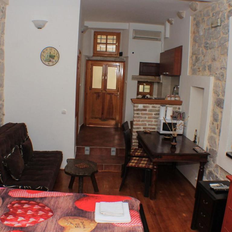 Apartments Popovic - Studio with Patio - 4