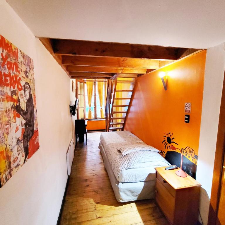 Maki Hostels & Suites Valparaiso - Habitación Doble con baño privado - 2 camas - 3