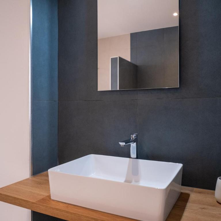 Nautika Suites - Camera Comfort - 16