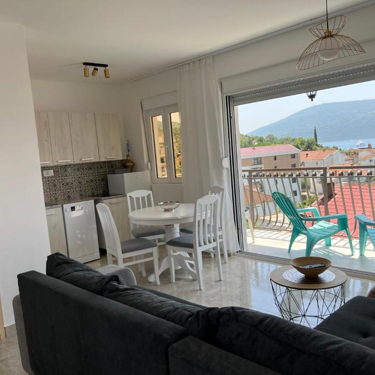 Fortunella Apartments - Apartment with Terrace - 9