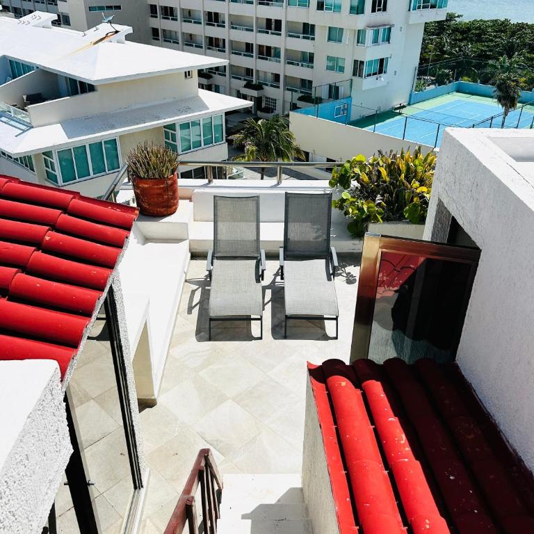 Solymar Cancún beachfront condos - King Studio - 1