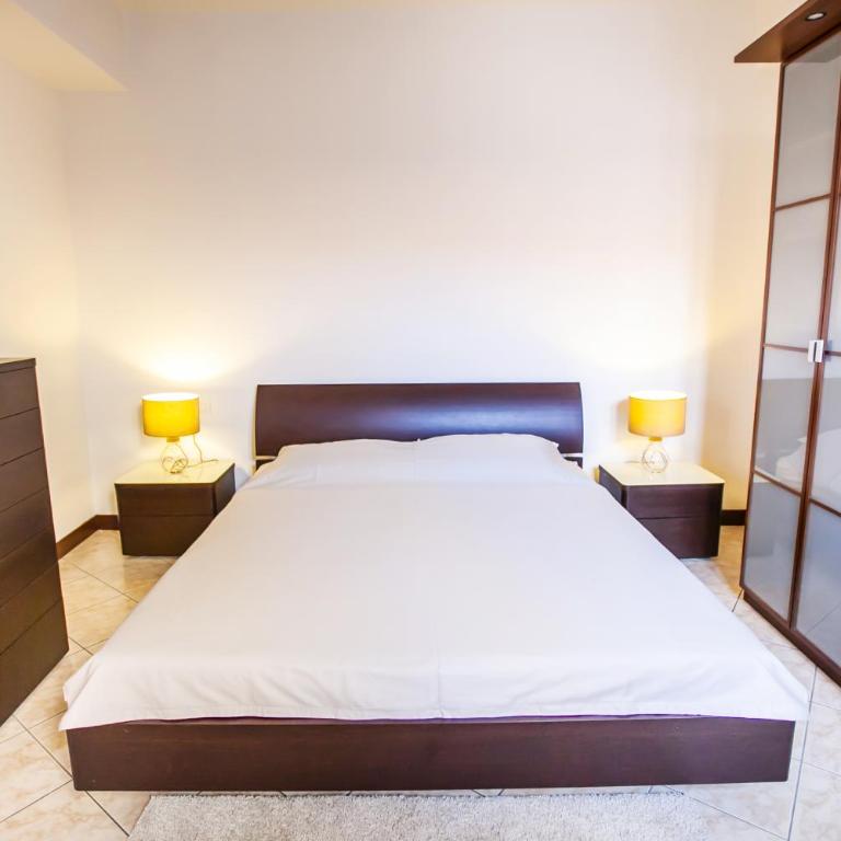 Lakeside - Two-Bedroom Apartment - 32