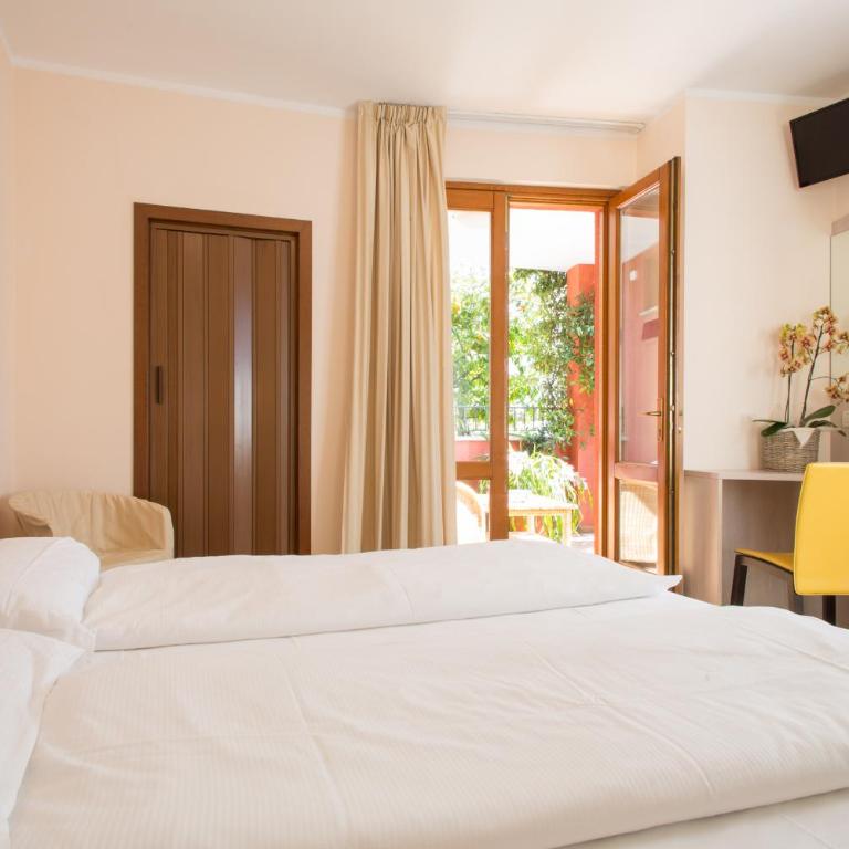 Relax Hotel Villa Gardenia & Villa Oleandra - Comfort Room with Twin Beds - Garden View - 2
