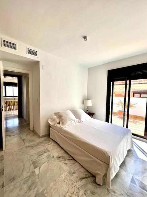 Ático céntrico con terraza privada y plaza de garaje - Apartamento de 2 dormitorios - 15