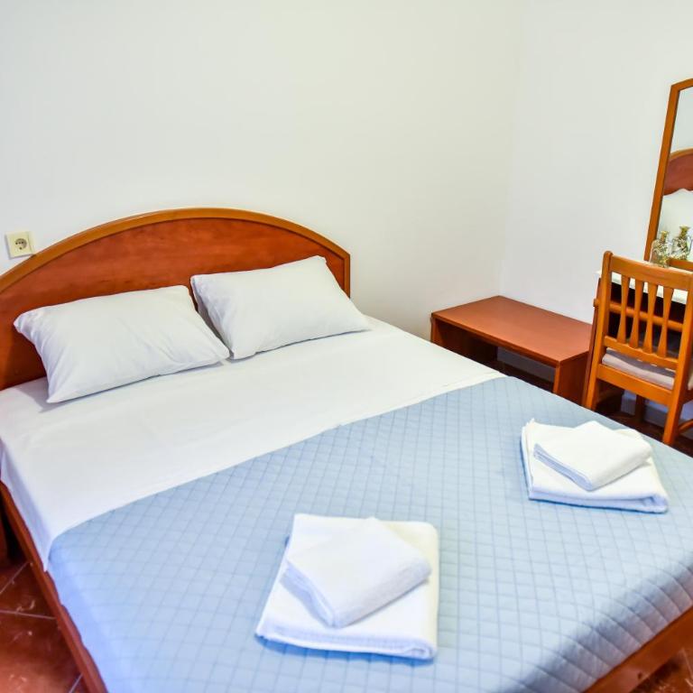 Apartmani Danica Sutomore - Trokrevetna Soba sa Sopstvenim Kupatilom - 2