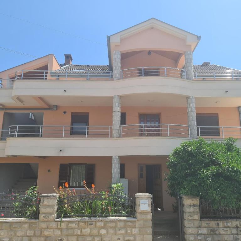 Apartman Trebinje - Apartman sa Balkonom - 1