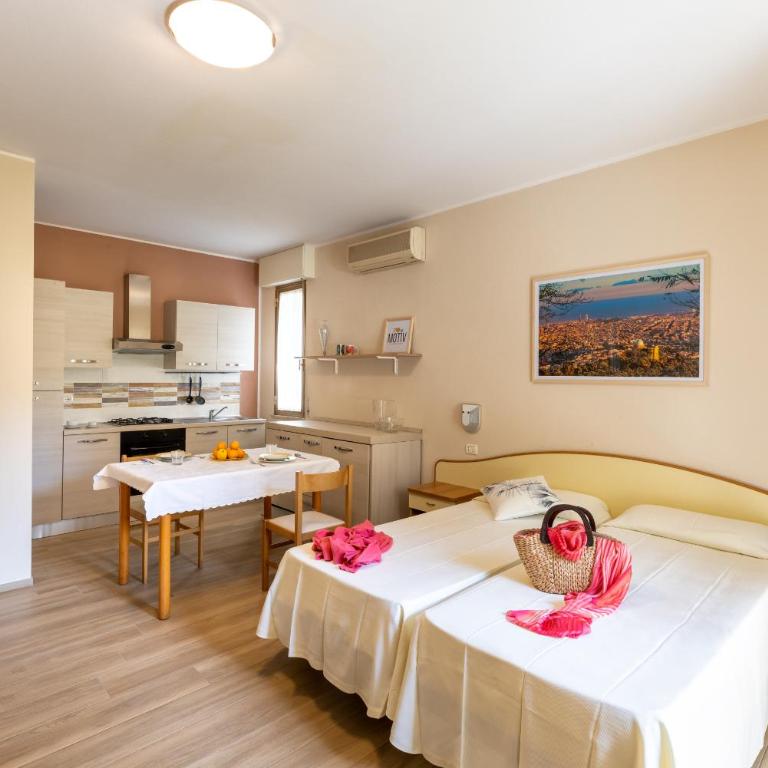 Appartamenti MOTIV Riccione - Two-Bedroom Apartment - 3