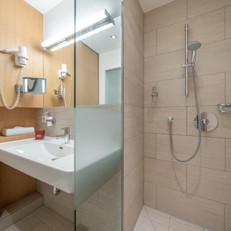 Hotel Salzburger Hof Leogang - Superior Doppelzimmer - 9