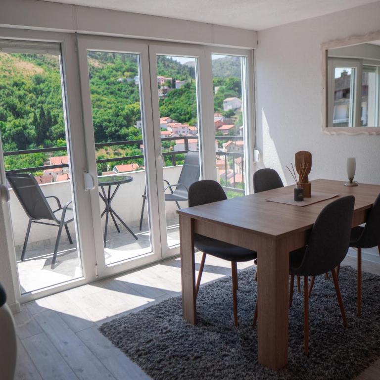 City Lights Panorama - Apartment with Balcony - 15