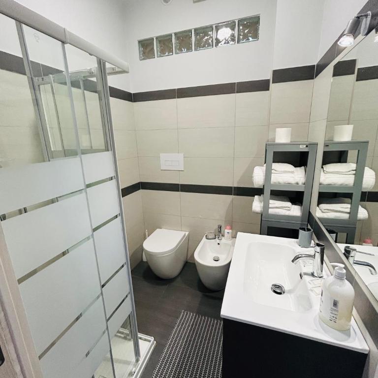 SicilyHouse Palermo - Double Room with Private Bathroom - 8