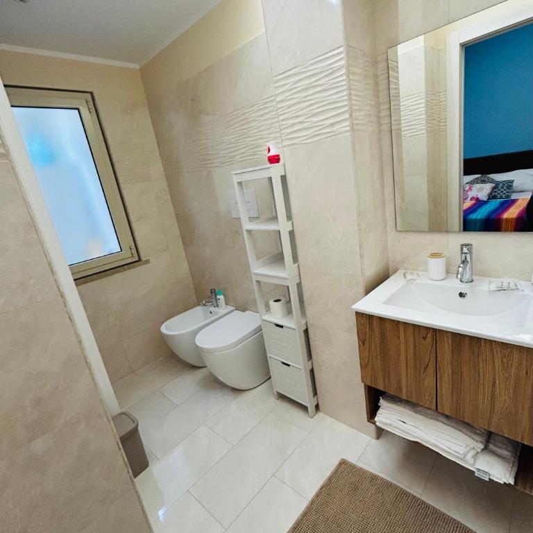 SicilyHouse Palermo - Double Room with Private Bathroom - 11