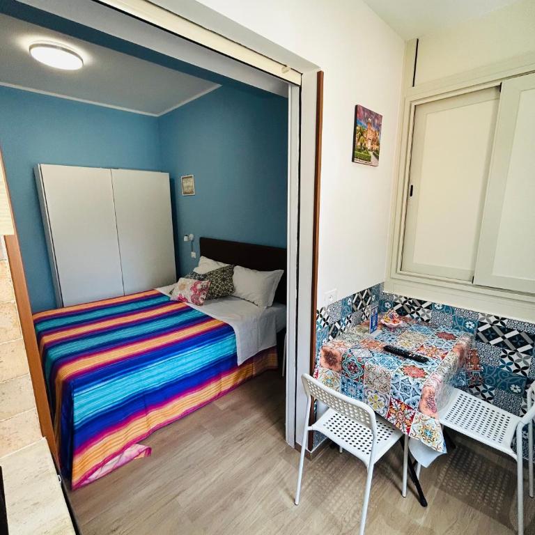 SicilyHouse Palermo - Double Room with Private Bathroom - 8