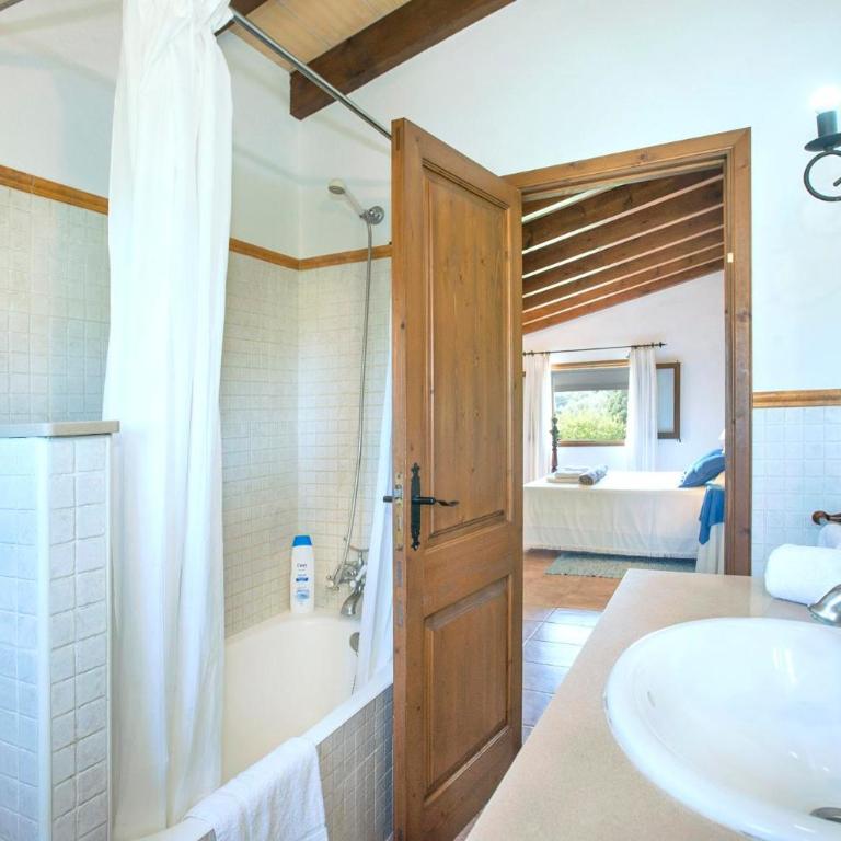 Ximo by Vintage Travel - Four-Bedroom Villa - 34