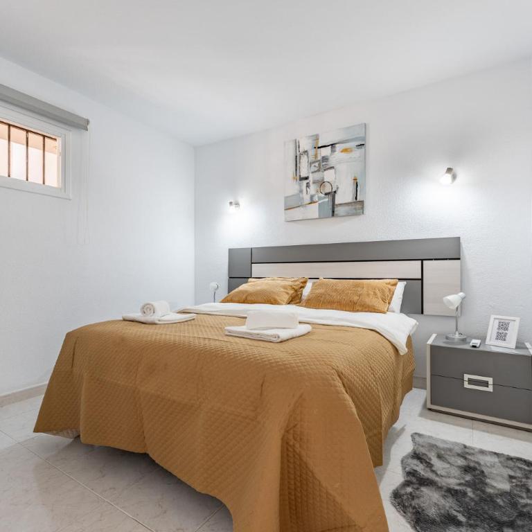Coastal Charm Renovated 2Bed Apt, Pool, Sea Views - Apartment with Sea View - 6